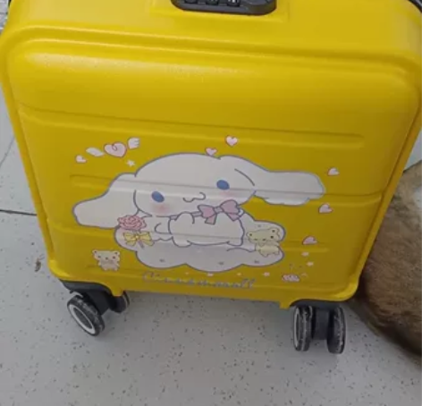 出20寸的行李箱，，颜色为黄色，款式为卡通...
