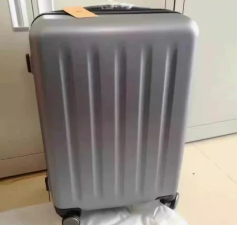 【半价出】小米90分行李箱拉链万向轮超轻静...