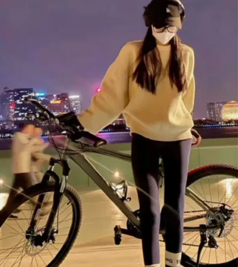 【厂里倒闭,低价处理】找坤的别来 因为现在...