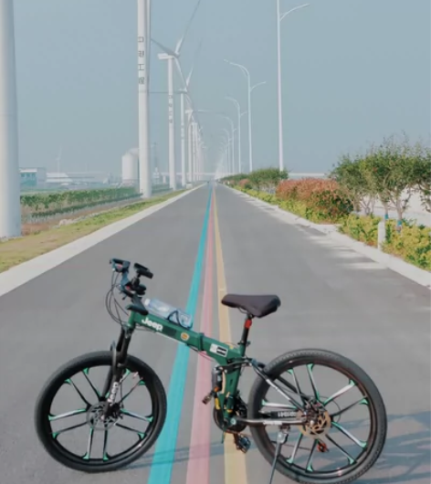 吉普越野车，双减震，入手一个月，现在换公路...
