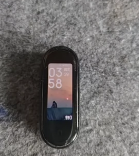 出小米 5nfc 手环，续航能用一个星期，...