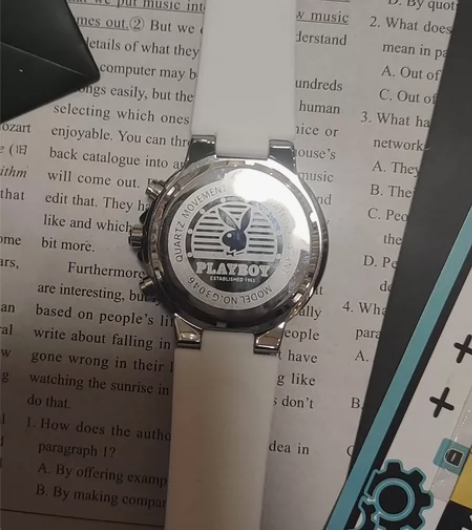 playboy花花公子腕表 已拆封 颜色白...