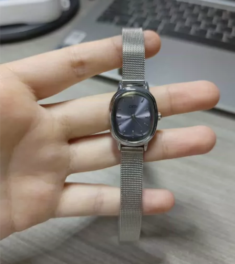 歌迪手表女轻奢小众简约气质小表盘女款学生高...