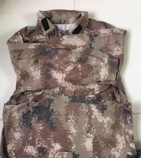 冬季旧二手工作服迷彩套装，包邮，可单出上衣...