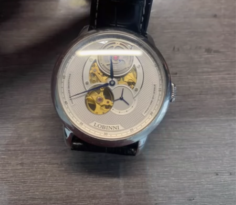 ??轻微使用痕迹LOBINNI/罗宾尼品牌...