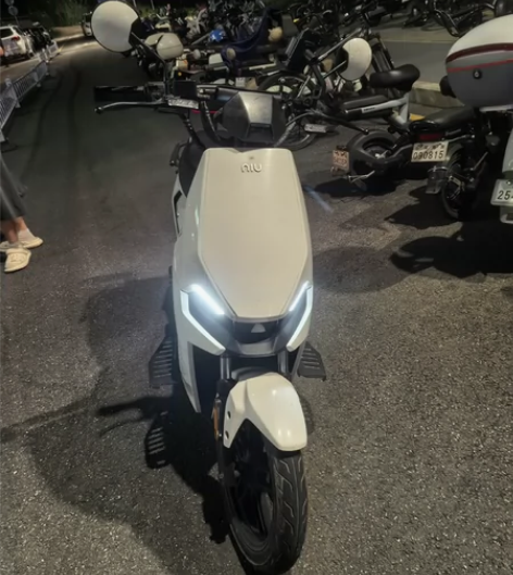 小牛F2特别版，48v16A，原车买389...