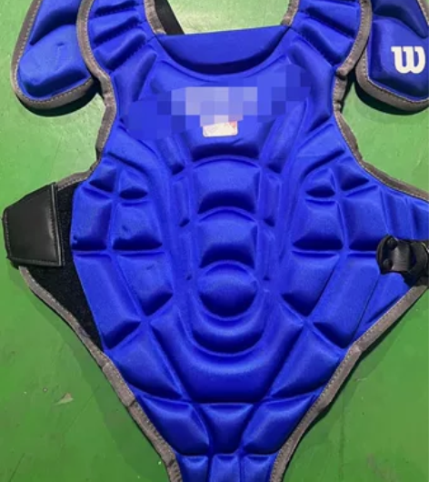 棒球护胸，全新一件仓库内存放物品。有需要的...