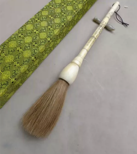 极品高定款70年代硬毫阴刻诗文毛笔，手微雕...