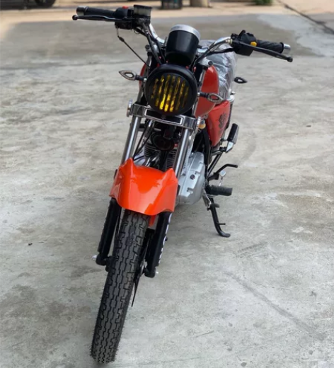 铃木摩托车 铃木复古机车150cc 车况九...