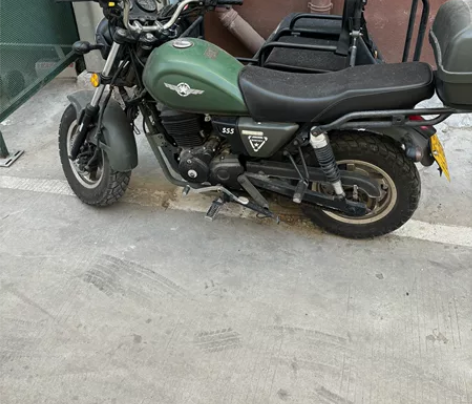 银钢边三轮摩托车，客户置换过来的，没怎么骑...