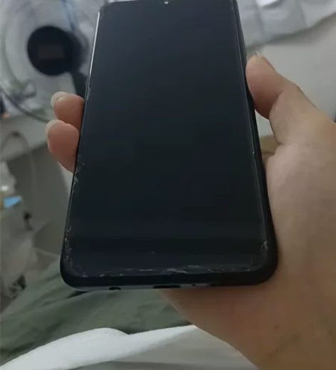 ?nova4eHUAWEI，内存6+128...