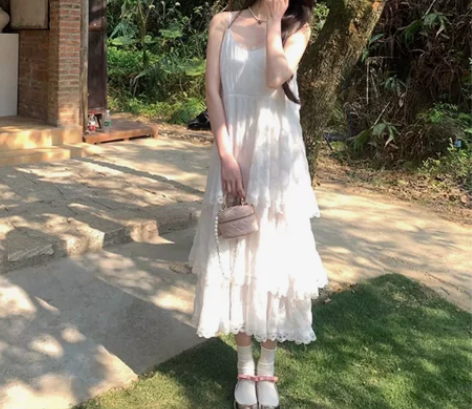 【捡漏】法式白色吊带连衣裙女夏季气质V领蕾...