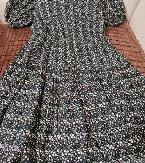 法式碎花连衣裙，棉的面料，有内衬，背部拉链...