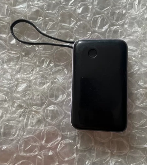 倍思充电宝两万毫安 请看图[红旗]有轻微鼓...