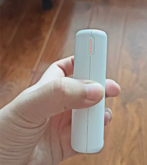 充电宝两个50自提，共22000毫安 一个...