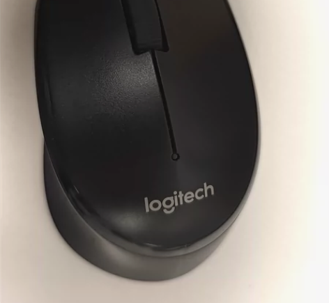 罗技M330鼠标，静音。成色非常好。不还价...