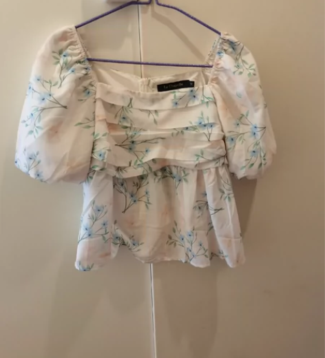 拉夏贝尔品牌小衫上衣娃娃衫，遮肚子，面料很...