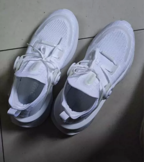 出匹克态极2.0， 40码，白色， 就穿了...