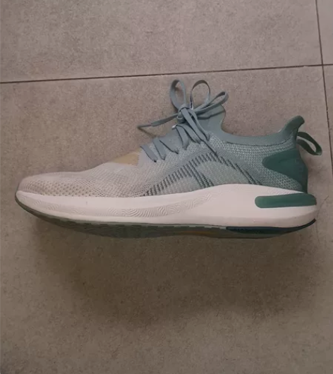 匹克态极5 专卖店购入，鞋面无破损，没穿过...