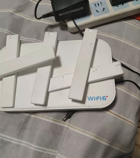 中兴E1630路由器，机子插电没反应，退网...