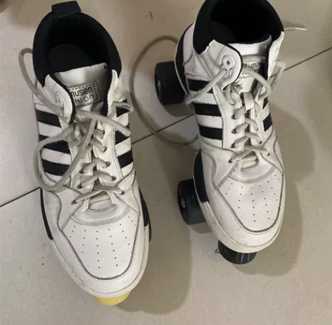 双排溜冰鞋 低价出了 买的时候350多 感...