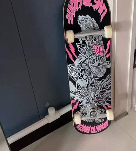 原价300多买的初学者滑板男女学生入门级双...