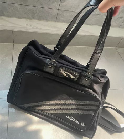 阿迪达斯Adidas手提行李袋～ 适合健身...