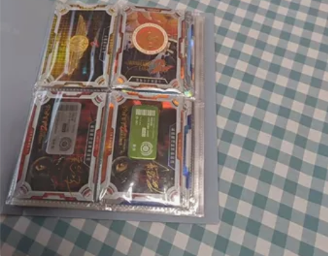 孩子不玩了。《流浪地球》卡片黑背等。多种，...