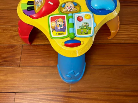 费雪学习桌，15出。 感兴趣的话点“我想要...