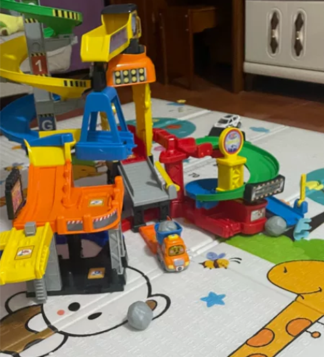 出伟易达玩具几乎全新 刚买不喜欢玩，包装小...