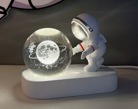 毕业季礼物宇航员小夜灯水晶球太空人发光摆件...