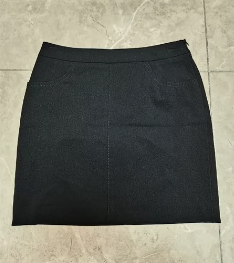 哥弟实体店购入一步裙m码，仅穿过两次 感兴...