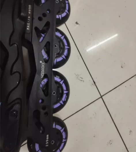 溜冰鞋成人男女专业轮滑鞋成年直排轮单排平花...