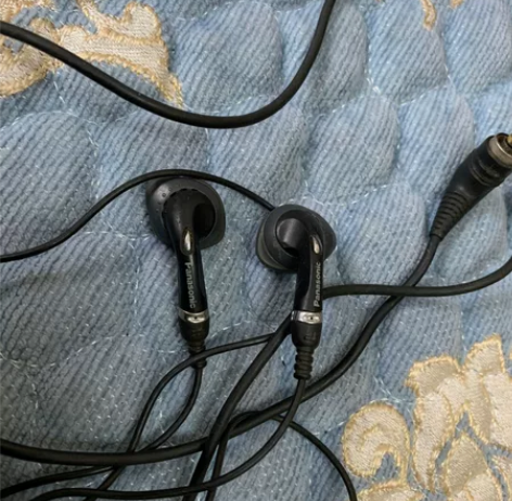松下随身听配机塞 线控版 具体啥型号真分不...