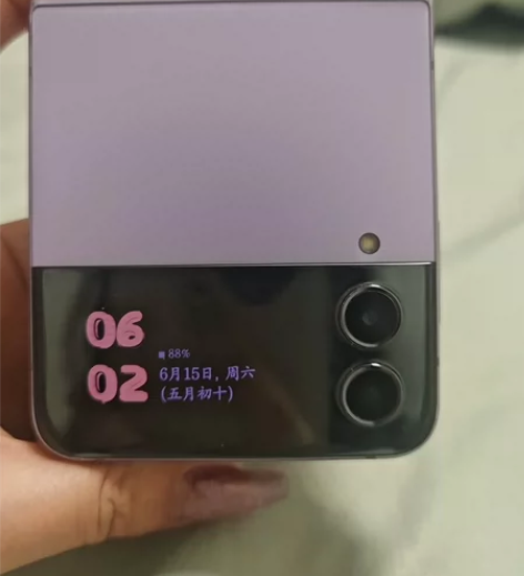 三星 z flip4折叠手机 颜值还可以 ...