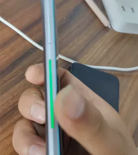 黑鲨2pro手机开机有震动屏幕不显示。废品...