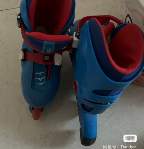 迪卡侬正版轮滑鞋自家孩子穿着小了，闲置低价...