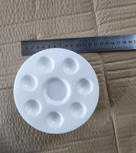 12厘米塑料圆形调色盘30个10元，便宜出...