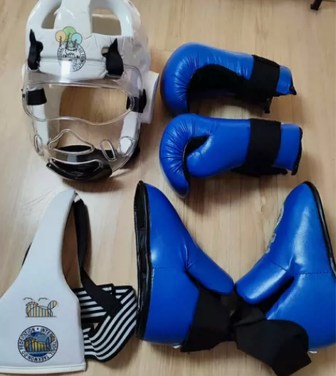 儿童跆拳道护具，儿童头盔面罩，护裆，手套，...