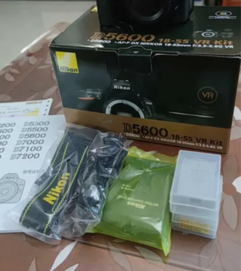 尼康D5600半画幅机身,2400多万像素...