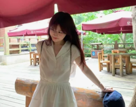 吸吸购物中心/夏末小白花/女装夏季2024...