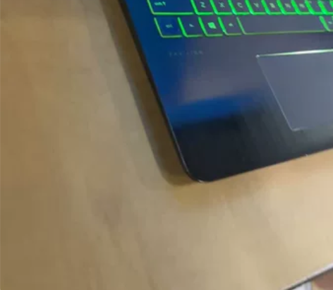 进来吧，我的键盘会发光呢。 低价惠普光影精...