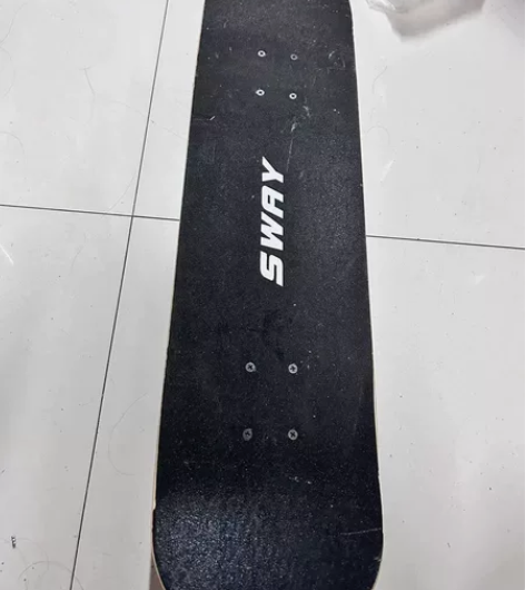 斯威双翘滑板，朋友送的，不会滑，急出，99...