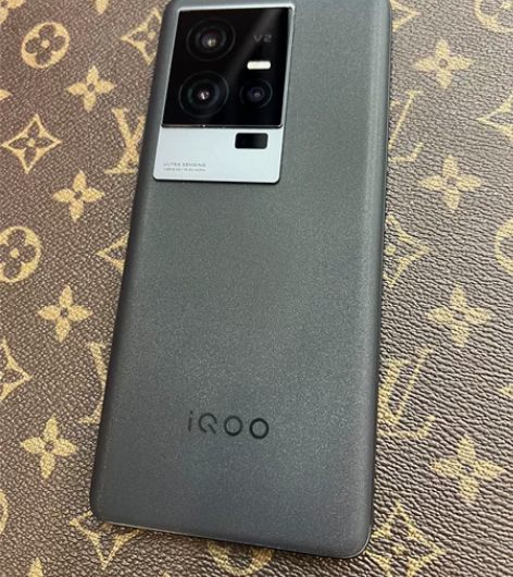 vivo iQOO 11 (5G)8+52...