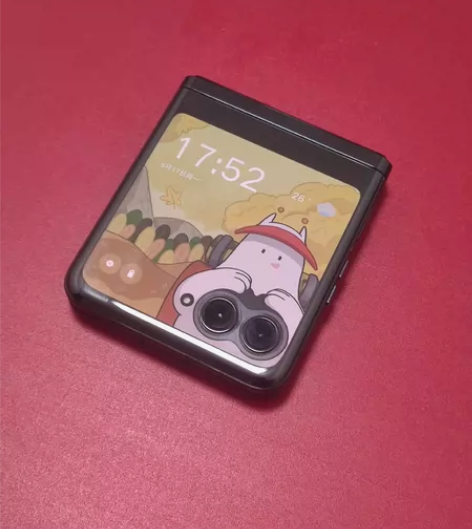 摩托罗拉razr  40  ultra  ...