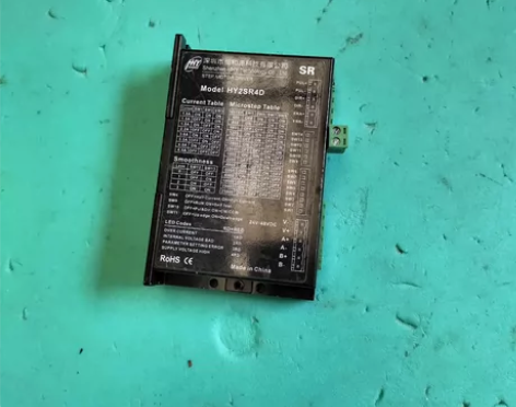 恒和源步进驱动器，型号HY2SR4D，成色...
