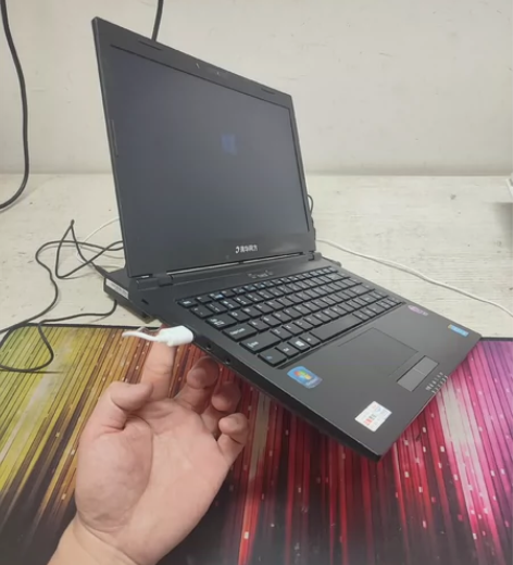 清华同方X30笔记本i5-4210U电脑8...