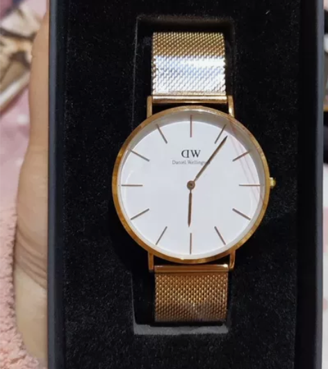 正品DW丹尼尔惠灵顿手表 DW闲置全新 盒...