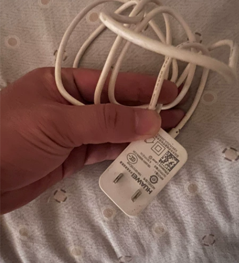 华为m321电视盒子，成色不好。有破损，但...