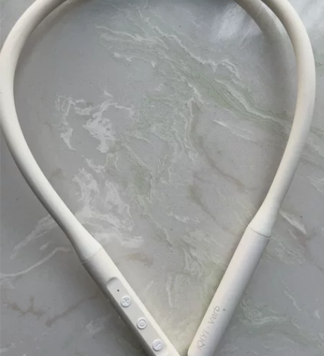 蓝牙运动耳机爱奇艺联名款，成色较新，最高版...